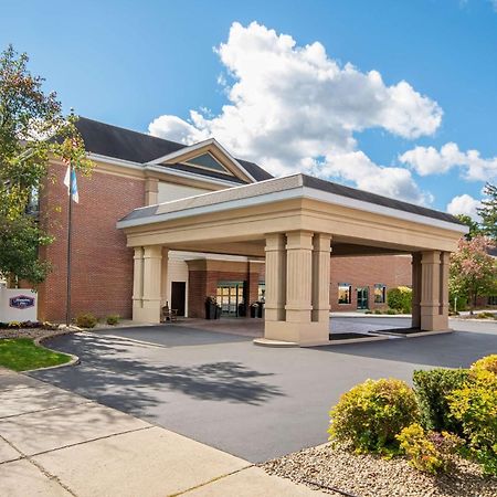 Hampton Inn East Aurora Экстерьер фото