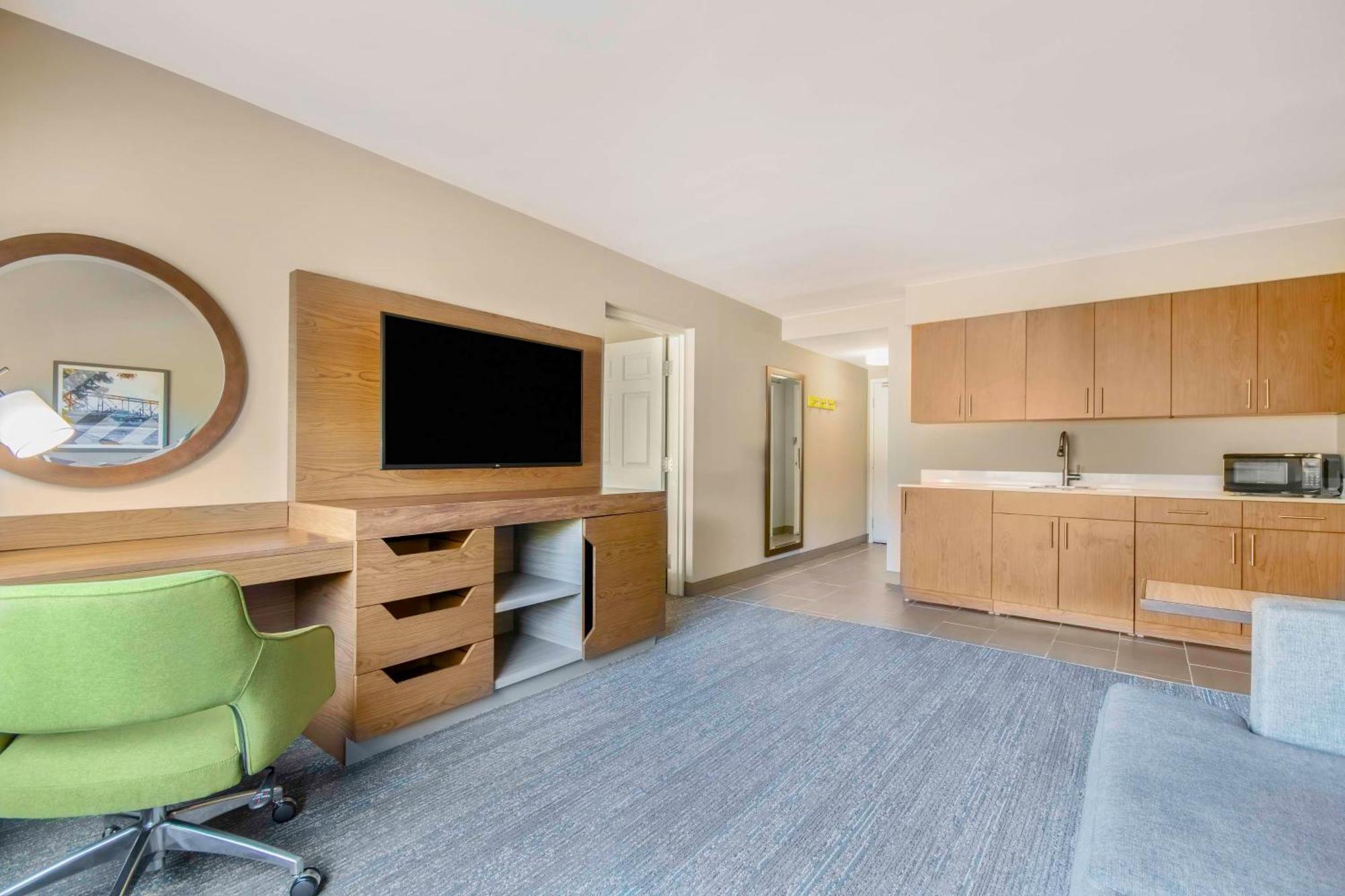 Hampton Inn East Aurora Экстерьер фото