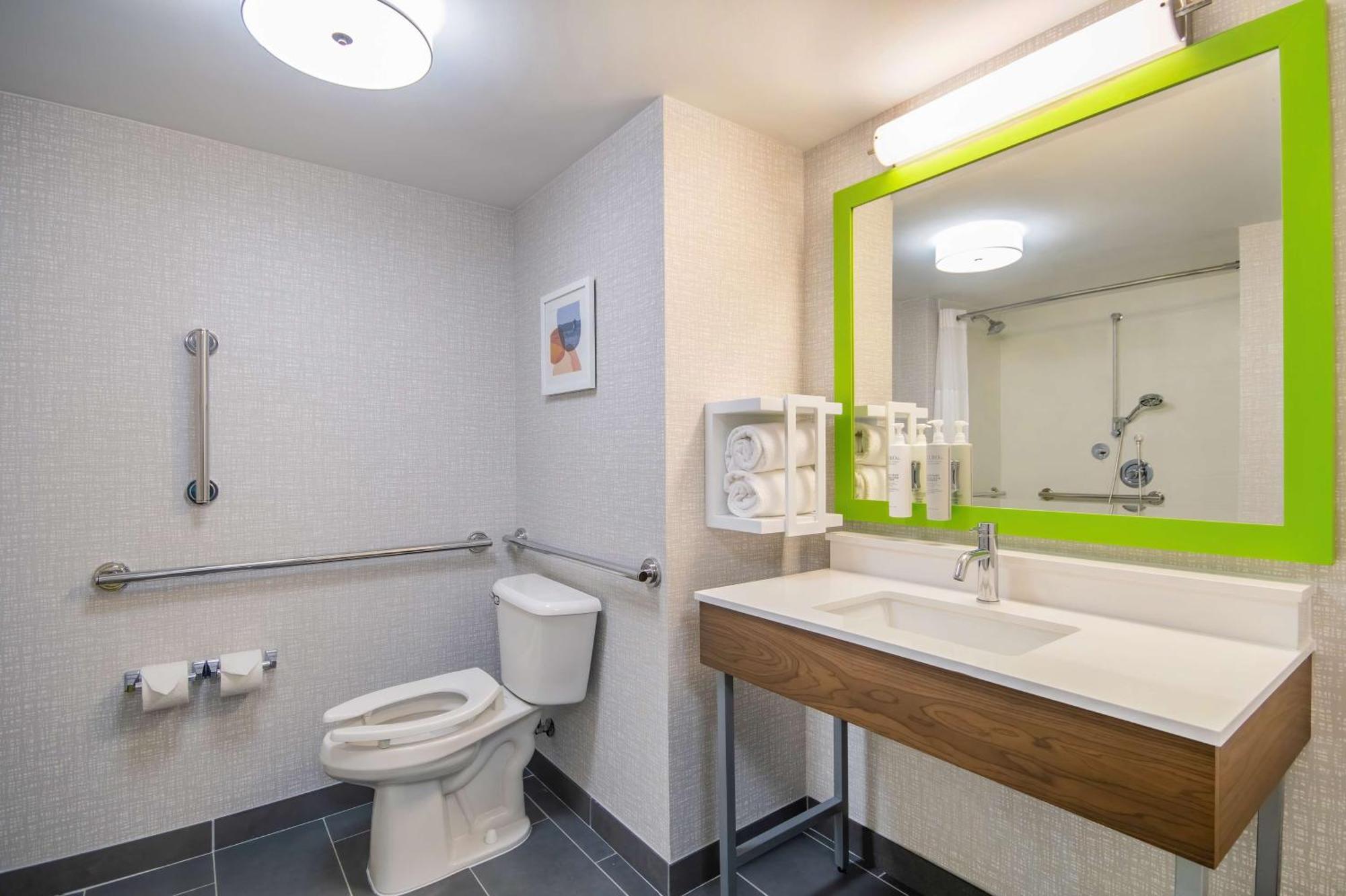 Hampton Inn East Aurora Экстерьер фото