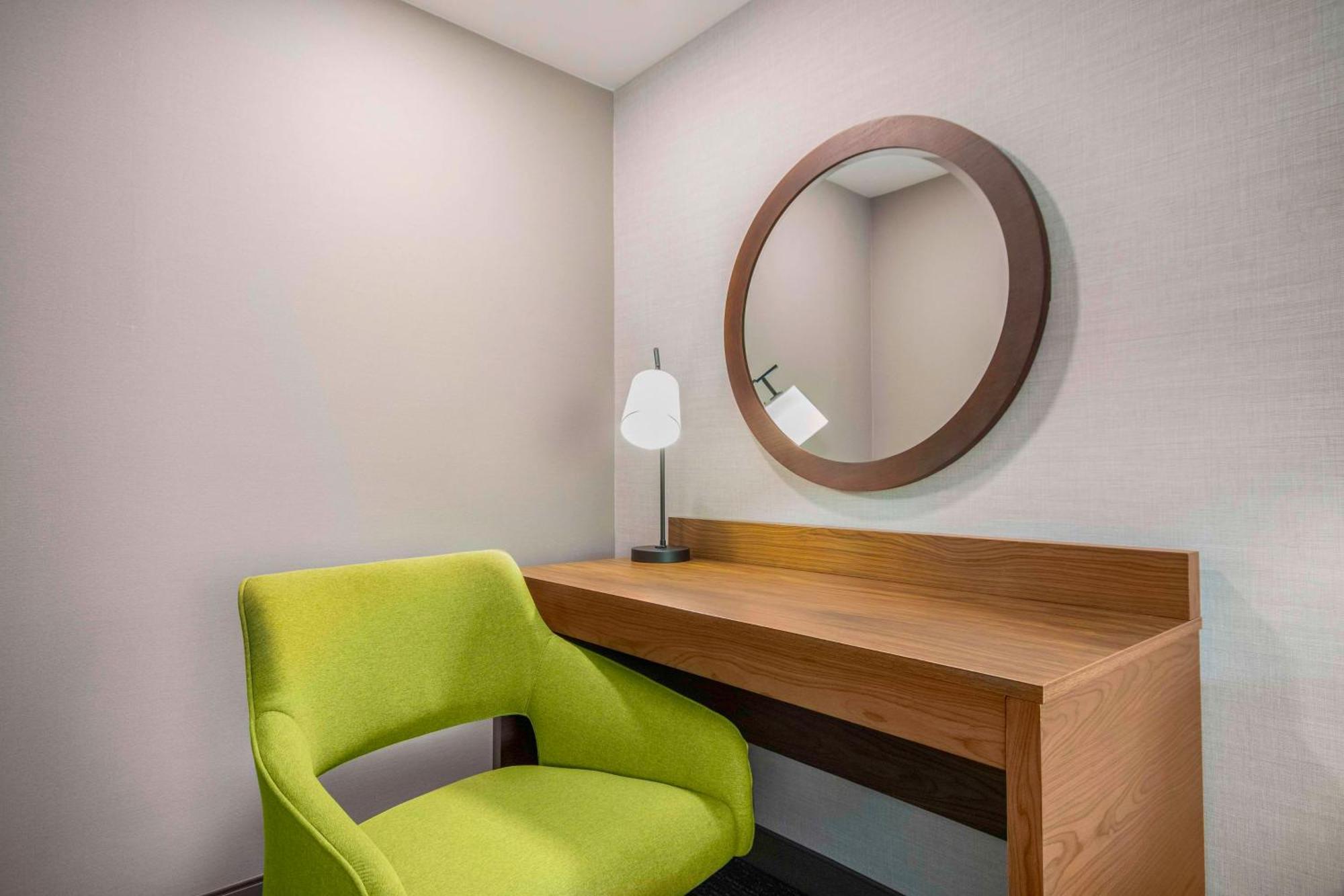 Hampton Inn East Aurora Экстерьер фото