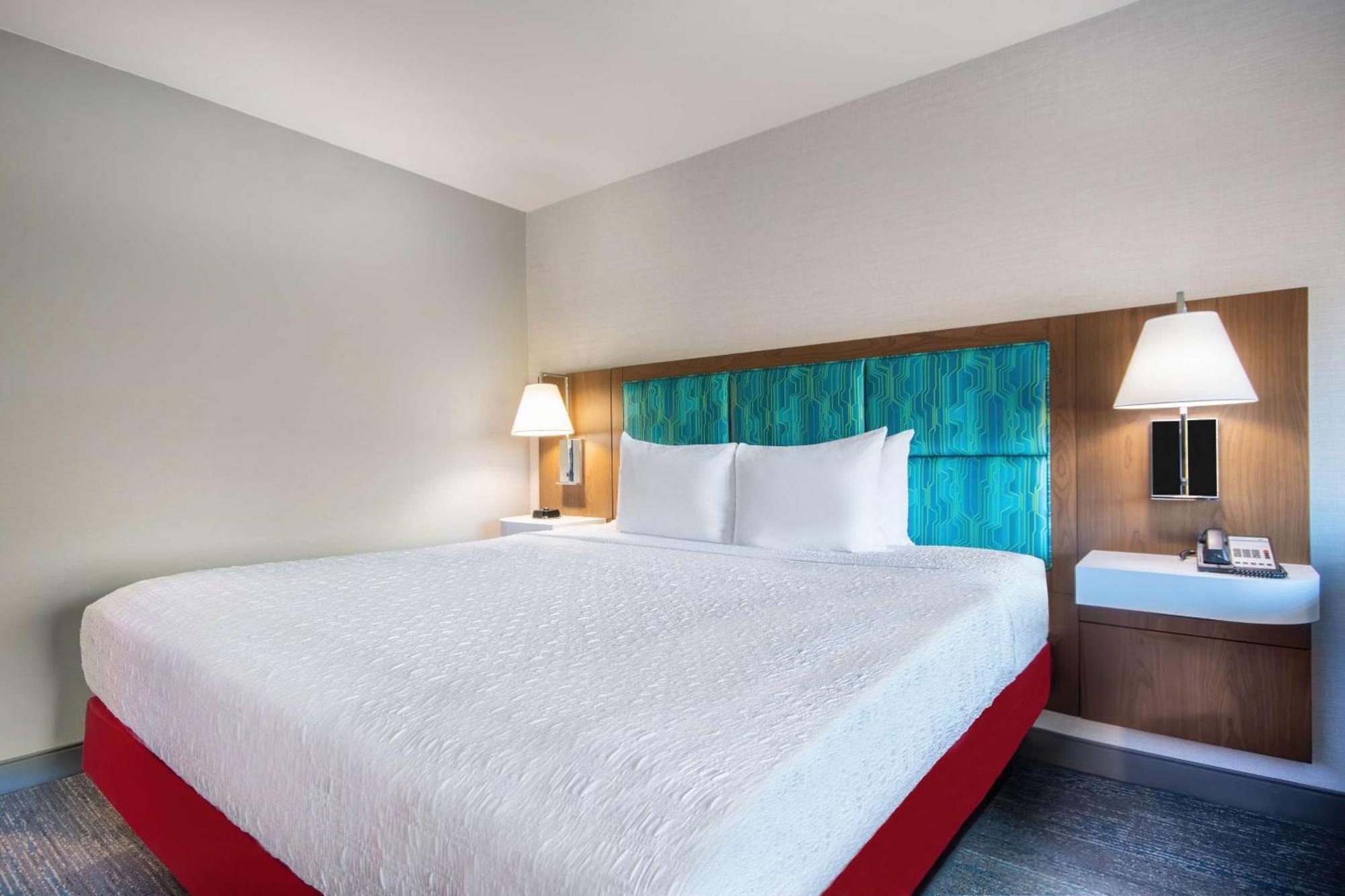 Hampton Inn East Aurora Экстерьер фото