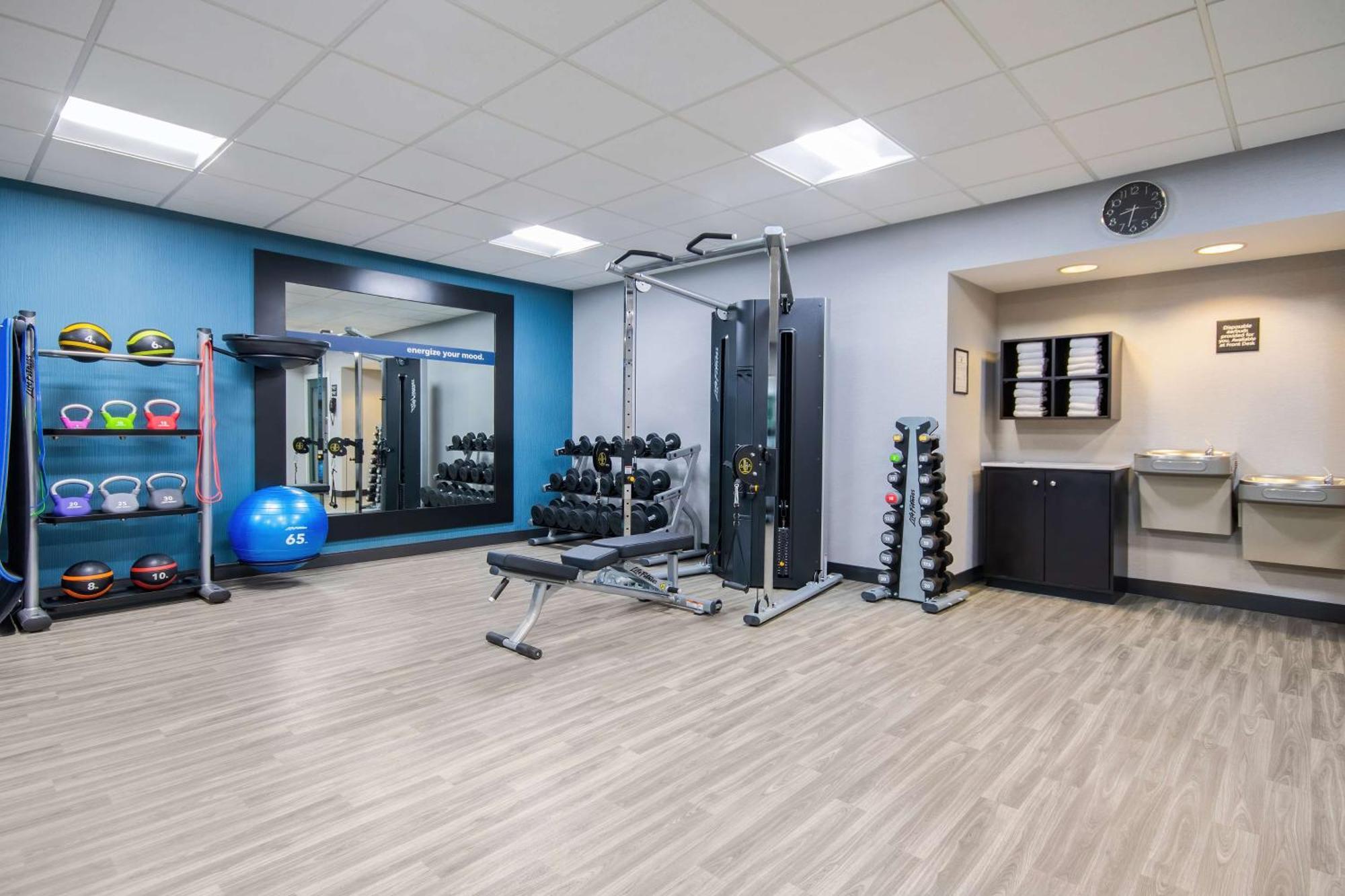 Hampton Inn East Aurora Экстерьер фото