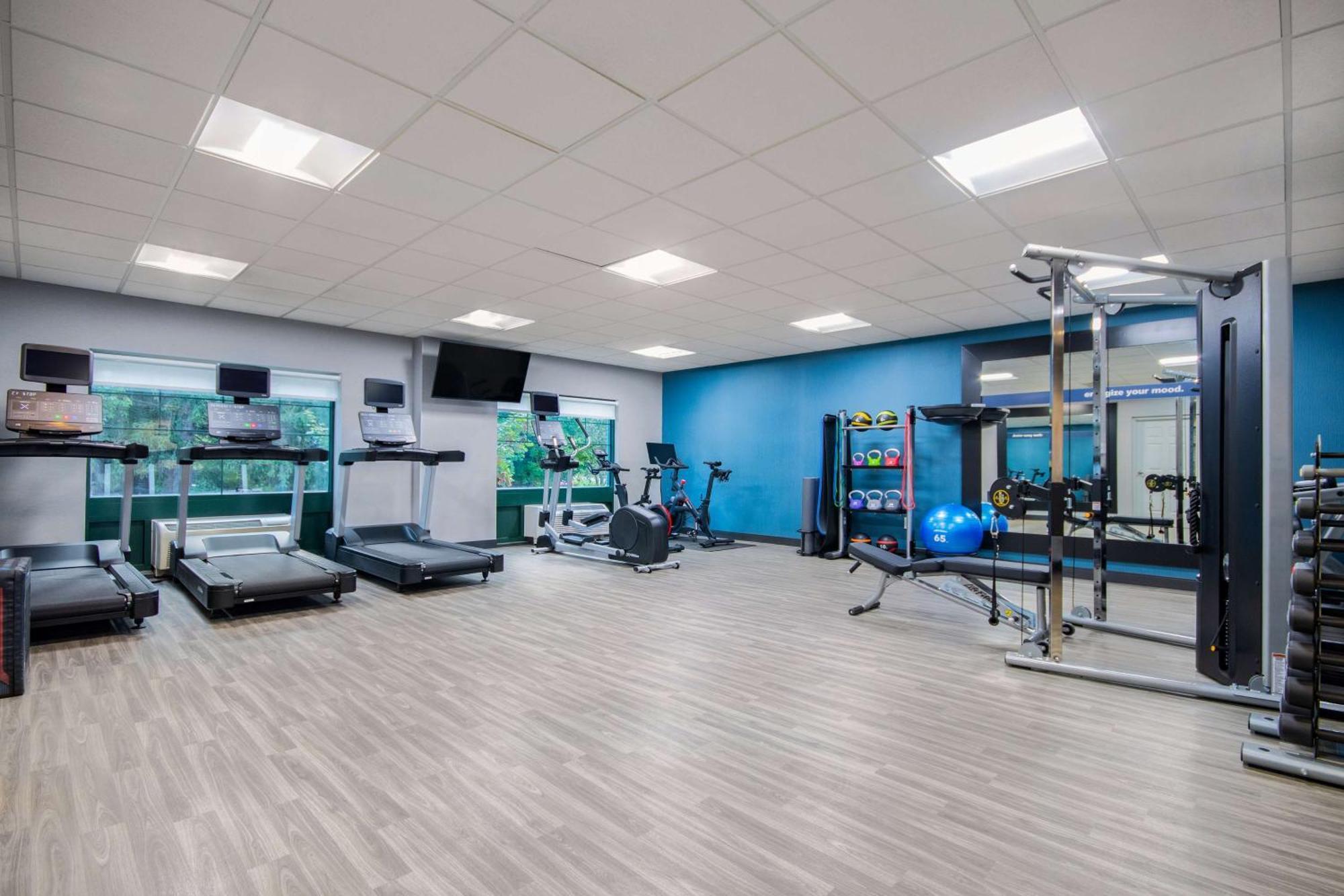 Hampton Inn East Aurora Экстерьер фото