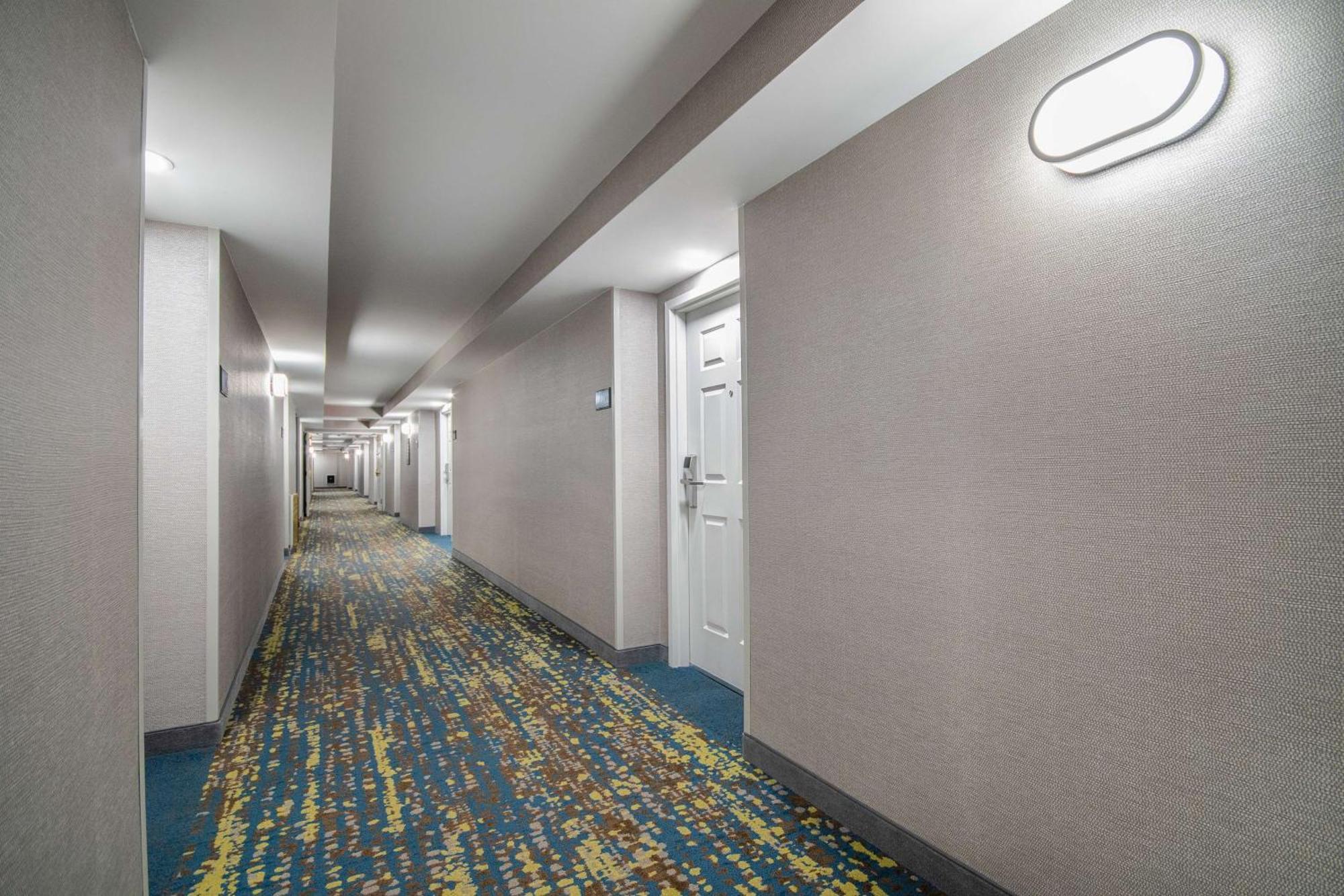 Hampton Inn East Aurora Экстерьер фото