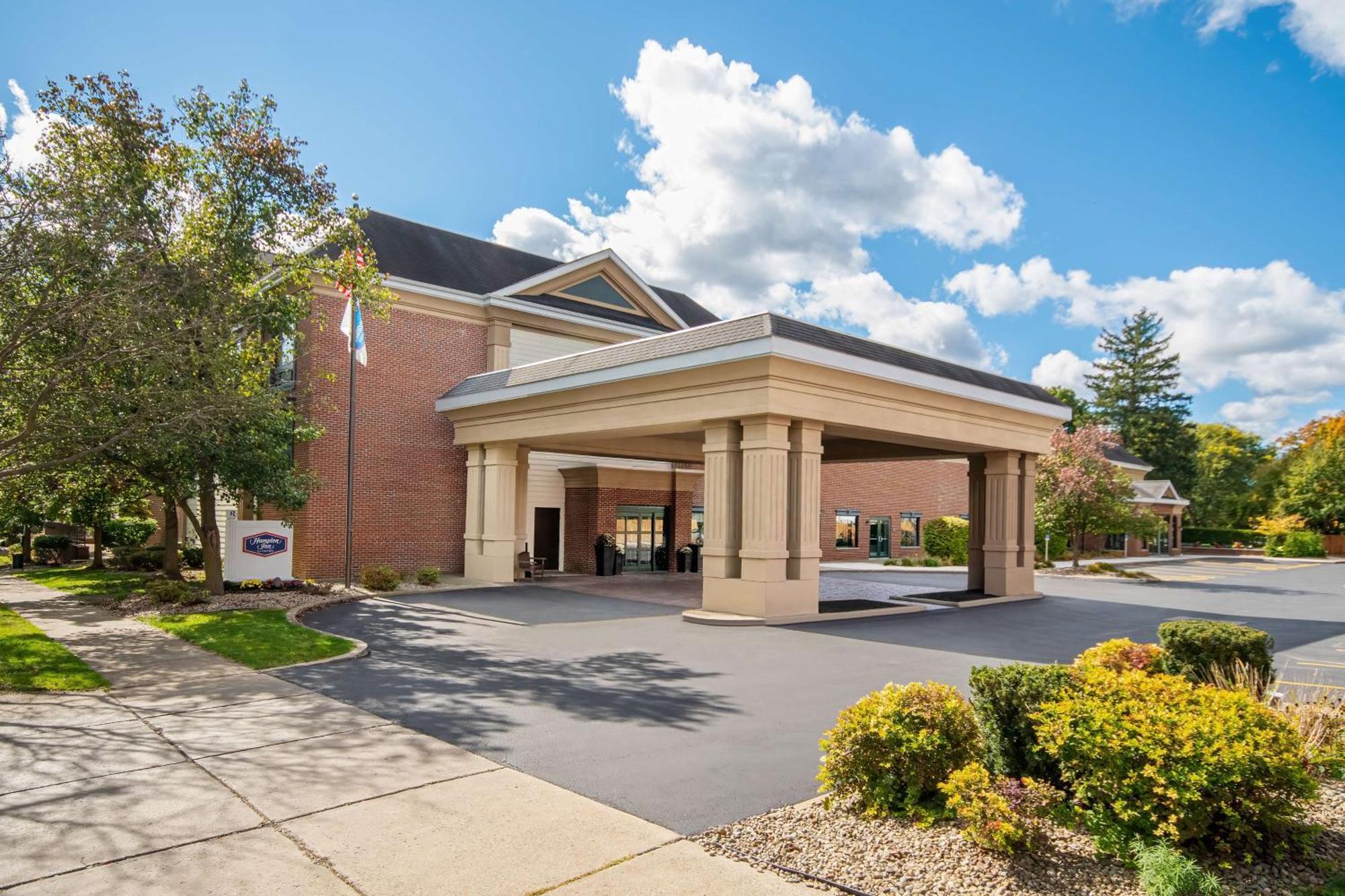 Hampton Inn East Aurora Экстерьер фото
